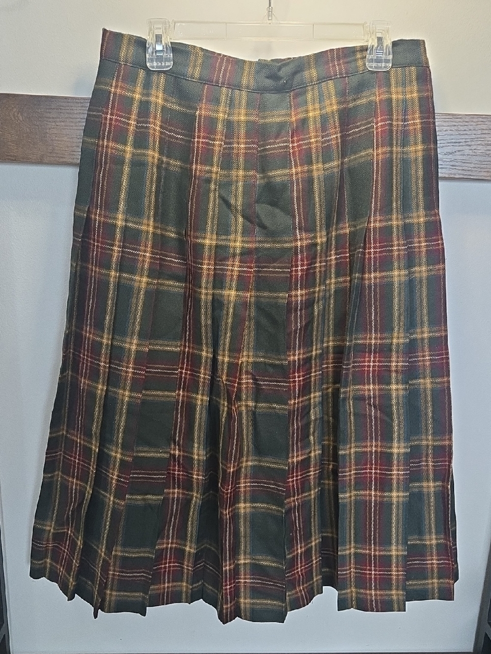 Women’s Wool Equorian Scotland Riding Plaid A-Line Skirt - Green & Red